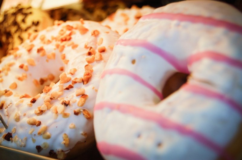 patisserie-MONTFORT SUR ARGENS-min_donuts_sweets_pastries_pastry_shop_cake_cakes_bakery_eating-987656